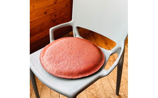 67-8 【年内発送12月15日入金まで】国産牛革 レザークッション 座布団（ブラウン・レインボーステッチ） within2025