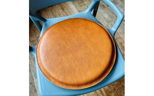67-10 【年内発送12月15日入金まで】国産牛革 レザークッション 座布団（キャメル・レインボーステッチ） within2025