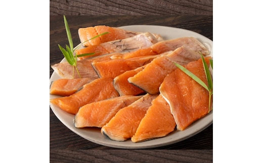 12-199 【年内配送12月15日入金まで】塩桜ます切身 たっぷり1kg within2025