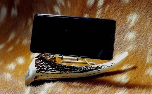 150-45 蝦夷鹿角スマホスタンド【鹿角クラフト】