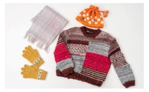 【北海道士別市】士別産羊毛サフォーク手つむぎニット４点セット【セーター、マフラー、手袋、帽子各1点】