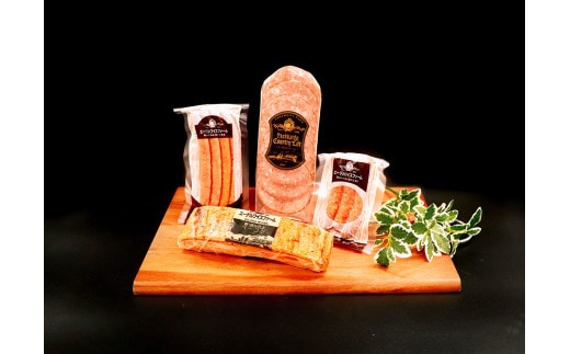 【簡易包装】薪・炭火仕上げベーコン・ソーセージセット A-2-k 〈546g〉ベーコン ソーセージ ビアブルスト 豚肉 肉