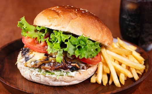 【しあわせチーズ工房】ラクレット使用！アメリカン ハンバーガーキット 4個《足寄町》【Woody bell】 [BEBM002]