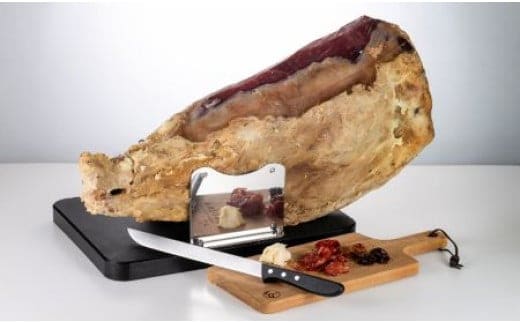 【岩手短角和牛】生ハム（純国産セシーナ）原木 １本 長期熟成！ 生ハム セシーナ 和牛 受賞 つまみ 牛肉 肉 お肉 熟成 国産 令和の虎 通販の虎 日本の宝物 グランプリ受賞 岩手県 岩手町