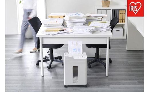 シュレッダー オートフィードシュレッダー 60枚自動細断 クロスカット アイリスオーヤマ 静音 A4 キャスター付 オフィス セキュリティ 家庭用 AFSB60C