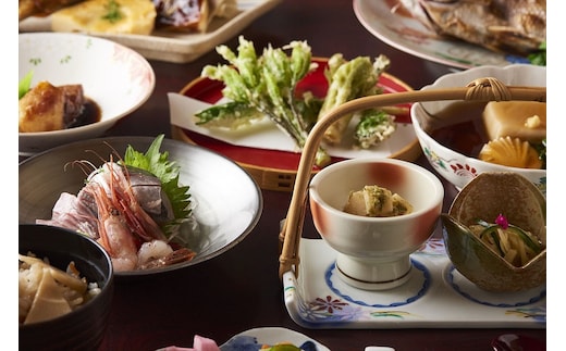 【旬のおいしい野菜詰合せセット×湯田川温泉 つかさや旅館】旬の特産品と宿泊利用券セット