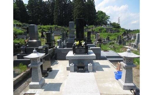 墓地清掃サービス（清掃2人×2時間、生花1回）