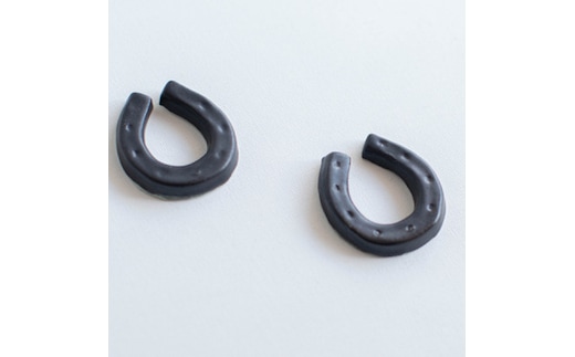 大堀相馬焼 松永窯 馬蹄箸置き 2個セット(ブラック)【07461-0189-1】