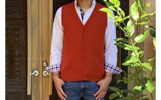 【アルパカ専門店 T'IKA】メンズベストVネック れんがオレンジ (アルパカ100％) 【アパレル 洋服 おしゃれ ベスト プレゼント 毛糸 大きめ サイズ 水戸市 橙色】(AL-5)
