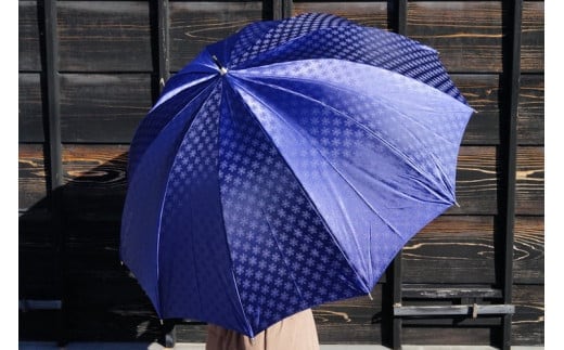 雪華模様のオリジナル傘（サイズ65cm）カラー：ネイビー | 傘 かさ 65センチ 雨具 メンズ レディース 兼用 雪の結晶 ネイビー 紺 おしゃれ かわいい スタイリッシュ 雨 梅雨 贈答 贈り物 プレゼント 父の日 母の日 お中元 お歳暮 御歳暮 茨城県 古河市 _BL10