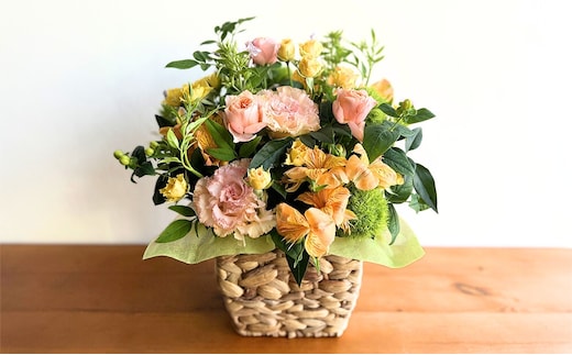 [kanon]指定日配送可！季節のフラワーアレンジメント Lサイズ