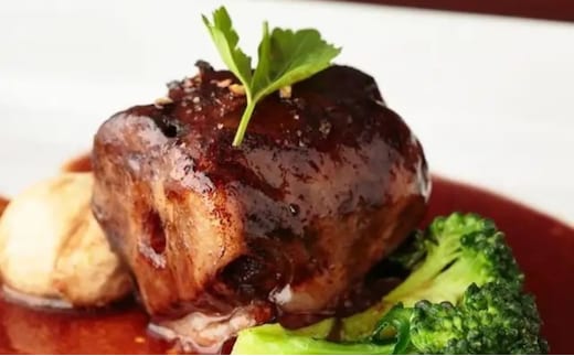 【ABASQUE Itsas eta Mendi】≪ディナー≫シェフの毎月おまかせディナーコース ワインペアリング付 2名様分（ぐるなびセレクション）