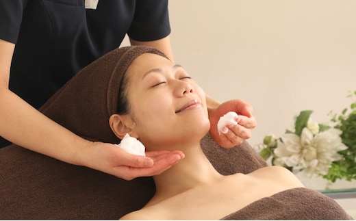 [アユアラングレース]【平日限定】男女可！表参道の一軒家サロンでリラクゼーションマッサージ（ボディorフェイシャル）60分1回