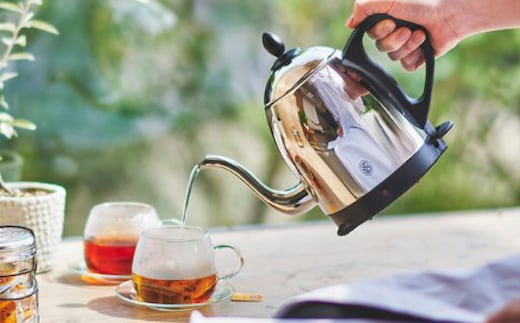 〈Russell Hobbs〉 カフェケトル 0.8 シルバー 【223003】