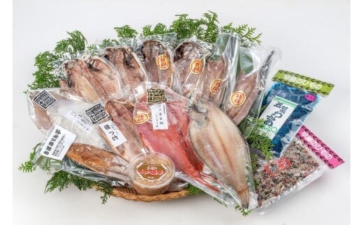 超ひものセット【惣菜 魚 干物 ひもの お取り寄せ 御中元 お中元 お歳暮 父の日 母の日 贈り物 家庭用 自宅用 贈答品 贈答用 ギフト 定番 朝食 朝ごはん あじ いぼ鯛 かます かれい ホッケ いか 金目鯛 さば 神奈川県 小田原市 】