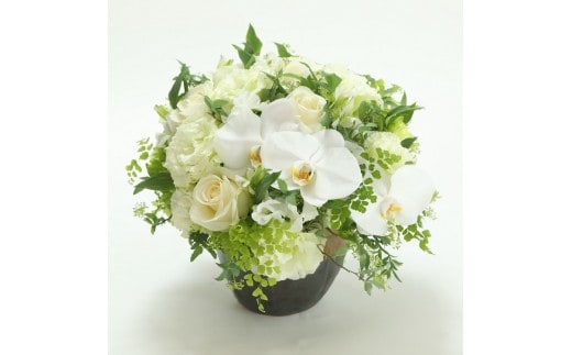 お供え アレンジメント Ｍサイズ【葬儀 お悔み 献花 献花用 弔辞 お盆 お彼岸 周忌 フラワーアレンジメント 世界らん展 フラワードリームジャパンカップ 約幅30cm奥行き30cm高さ35cm 神奈川県 小田原市 】