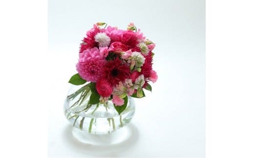 季節の花束と花瓶のセット Sサイズ【季節の花束と花瓶 Sサイズ 世界らん展 フラワードリームジャパンカップ 国内主要コンテスト受賞 贈り物 フラワーライフ 生活の彩 お部屋の彩 神奈川県 小田原市 】