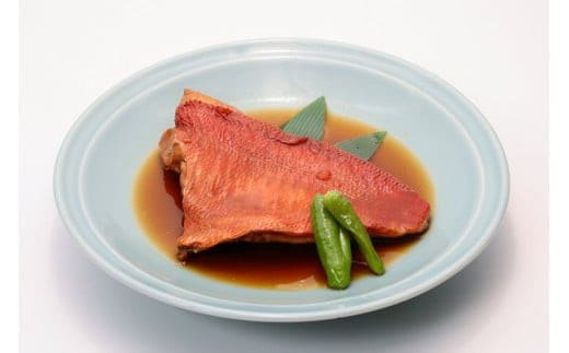 創業明治21年 老舗駅弁屋の「金目鯛の煮付け」と「東華軒の自家製とりそぼろ」セット【金目鯛 キンメダイ キンメ 煮つけ 煮付け 姿煮 1尾 惣菜 おかず 家庭用 自宅で とりそぼろ 駅弁 神奈川県 小田原市 】