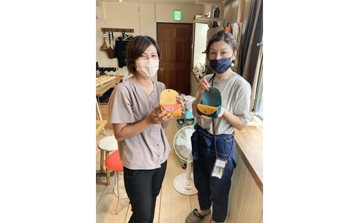 【ミニミニウォレット】ワークショップ体験チケット【革細工 革小物 イタリアンレザー オリジナル革小物 牛革 豚革 財布１個 ベジタブルタンニン 革細工体験 3時間程度 手作り 靴工房 工房 神奈川県 小田原市 】