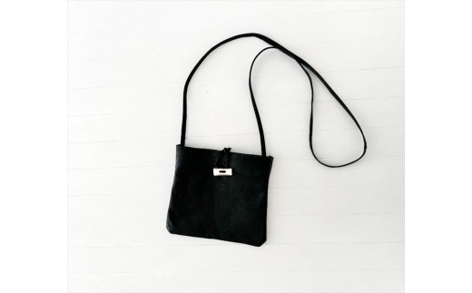 鹿の角ボタンのサコッシュ(ブラック)【 神奈川県 小田原市 】