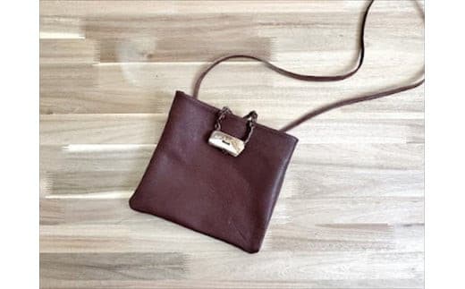 鹿の角ボタンのウォーカーズサコッシュ(ブラウン)【 神奈川県 小田原市 】