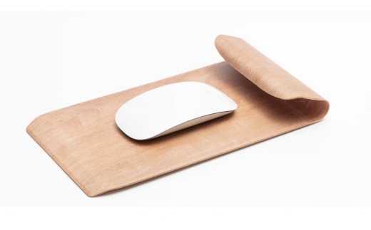 【ウッドデザイン賞受賞】カエデ無垢材 曲げ木マウスパッド（ナチュラルカラー） 職人手作り 美しさと機能性 ストーリオ 【0005-0003SV01-01】
