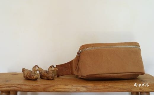 ボディバッグ キャメル [アトリエSASSA 富山県 朝日町 34310134]