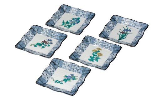 九谷焼 4.2号皿揃 草花絵変り （5枚セット）a01 食器 キッチン雑貨 キッチンアイテム 雑貨 小物 お皿 角皿 食卓 テーブルコーディネート 贈り物 普段使い 