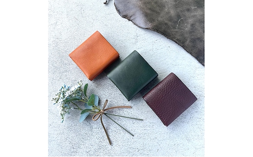 本革 ノンステッチの二つ折りミニ財布 シボ入り栃木レザー ファッション小物 革小物 レザー小物 ウォレット コンパクト カード入れ 小銭入れ お札入れ キャメル