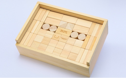 積み木 木こりの積木ランド L 日本製 おもちゃ 玩具 知育 子供 ひのき 工芸 工芸品 名前 刻印 ギフト プレゼント 贈答 贈答用 贈答品 贈り物 お祝い 静岡 静岡県 島田市ネームあり
