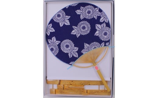 日永うちわ 伊勢木綿 菊づくし（大）うちわ立て付