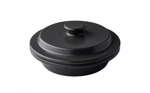 PETARI Shallow Pot 18cm Jet Black（ブラック）G.M.P 【 グッドデザイン賞受賞 陶器製 万能調理土鍋 鍋 土鍋 平鍋 浅鍋 電子レンジ可 キッチン雑貨 新生活 ギフト プレゼント 三重県 四日市市】