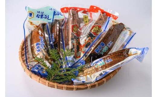 便利な食べきりサイズ「カツオの生節３種(6本セット)」【AA38】