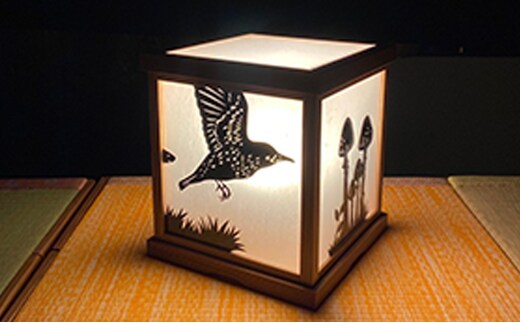 【笹木木工×早川鉄兵】切り絵のあんどん（小鳥） インテリア 工芸品 行燈 電源コード付き 