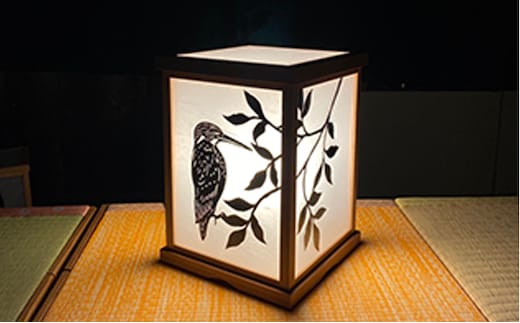 【笹木木工×早川鉄兵】切り絵のあんどん（カワセミ） インテリア 工芸品 行燈 電源コード付き 
