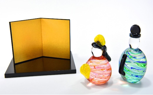 お内裏様とお雛様 -彩飾-〈ガラス プレゼント ひな祭り 雛人形 ひなまつり ひな人形 女の子 桃の節句 孫 かわいい インテリア 置物 玄関 コンパクト 工芸品〉 雑貨 日用品 