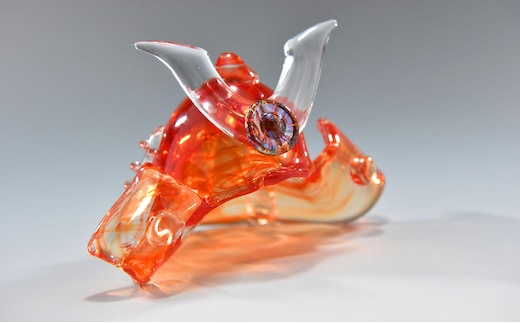 「兜飾り赤」 -端午の節句-〈ガラス プレゼント 端午の節句 男の子 兜 かぶと 孫 かわいい インテリア 置物 玄関 コンパクト 工芸品〉 