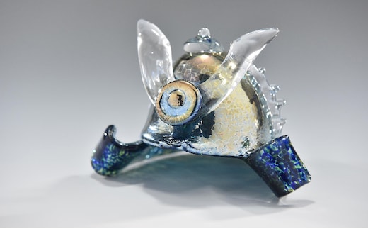 「兜飾り青光沢」 -端午の節句-〈ガラス プレゼント 端午の節句 男の子 兜 かぶと 孫 かわいい インテリア 置物 玄関 コンパクト 工芸品〉 