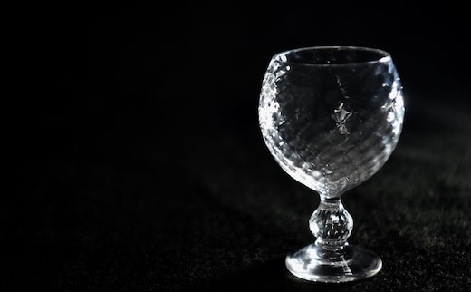 パイナップル柄ワイングラス（1脚）〈ガラス パイナップル柄ワイングラス ワイングラス コップ グラス 工芸品 食器 日用品 〉 