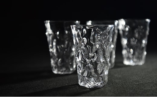 水面 タンブラー（1脚）〈ガラス タンブラー コップ おしゃれ 工芸品 食器 日用品〉 