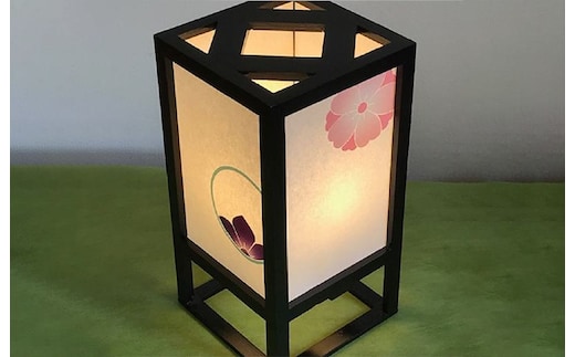 着物生地で作ったおしゃれな行灯（あんどん） のぞき紋 030D098