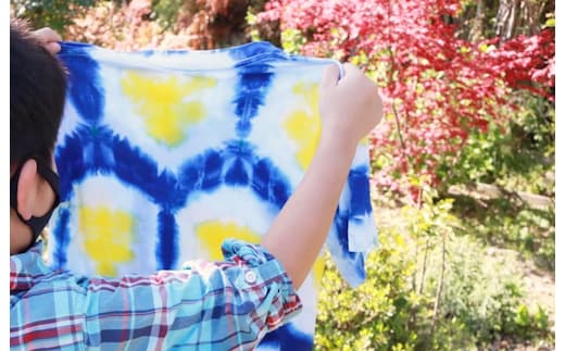 老舗呉服店でTシャツの絞り染め体験（25名様分） 099H2945