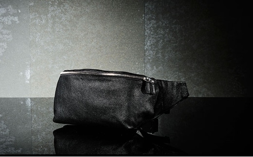 姫路黒桟革 ボディバッグ 横型 黒 ファッション カバン 