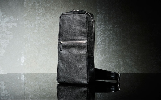 姫路黒桟革 ボディバッグ 縦型 黒 ファッション カバン 