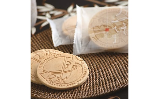 【嘉祥福楽】もなか種風せんべい「おへそさま」（８袋入り）