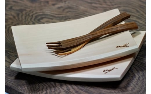 木曽檜 デザートプレート ２枚セット／津田瑞苑 木製 ひのき 食器 カトラリー フォーク 皿 奈良県 宇陀市