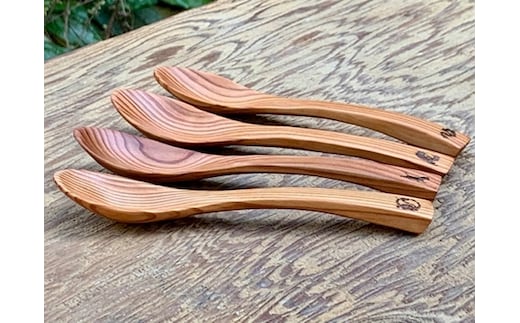 吉野杉のレンゲ ４本セット／津田瑞苑 お洒落なレンゲ 四神レンゲ 木製レンゲ れんげ レンゲ 蓮華 スプーン 木 食器 カトラリー 奈良県 宇陀市 ダイニング ナチュラル シンプル おしゃれ スープ 木製 和食器