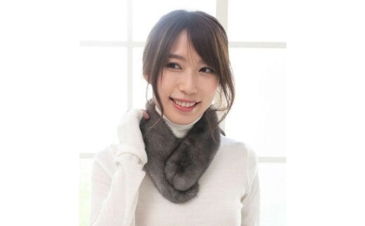 【0015】デンマーク産SAGAミンクチョーカー グレー