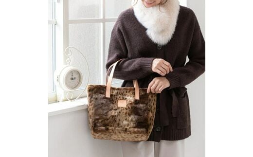 【0711】存在感のある色と柄! フェイクファートート ブラウン