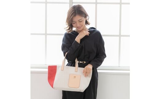 【0868】斬新なバイカラーが新鮮！ 帆布ハンディートート レッド